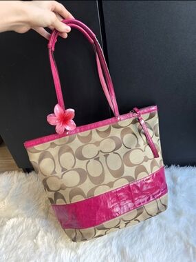 +COA Coach Brown Signature Canvas Tote with Pink Leather Accents 2009 Year